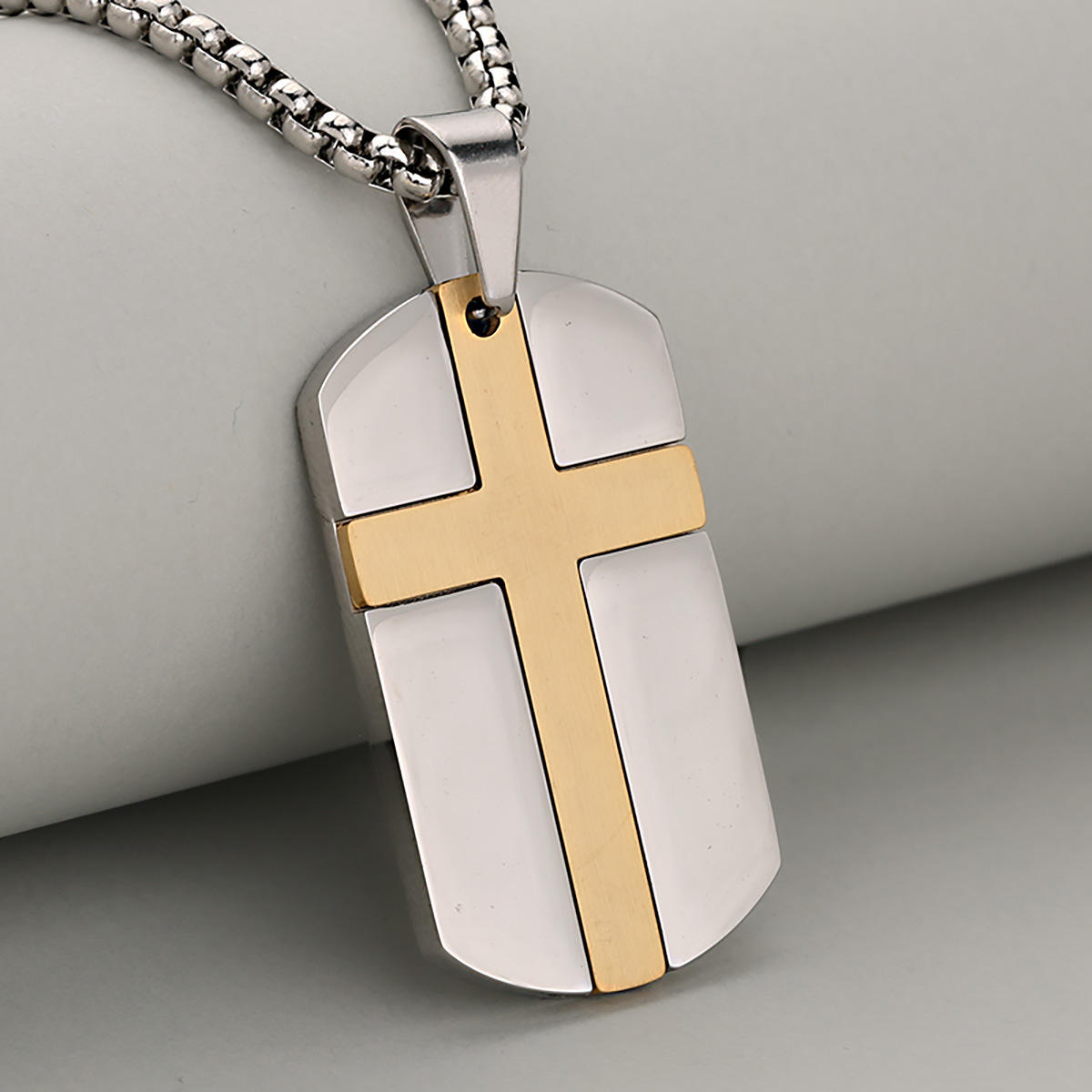 Pendentif unique en argent et or