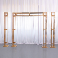 Arche de mariage carrée de luxe en métal doré français, ensemble de supports de toile de fond réglables à double colonne, cadre d'arche en fer pour décoration d'événements