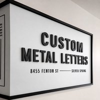 Lettres en métal 3D non éclairées en acier inoxydable brossé noir personnalisées avec logo pour panneau mural de réception de bureau