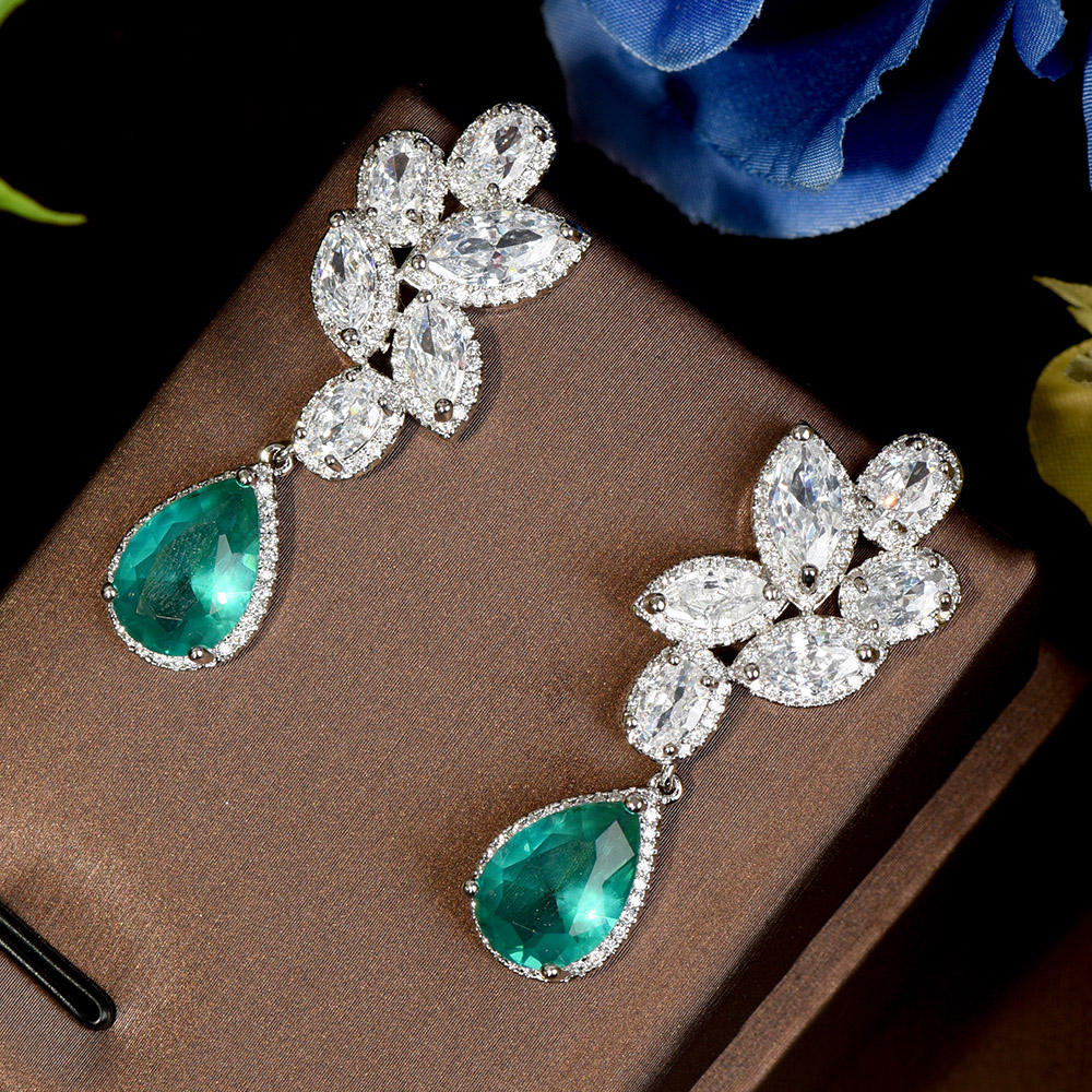 สีเขียว