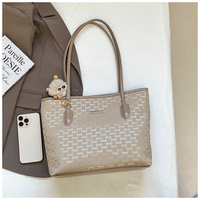 Bolso de Mano de Gran Capacidad con Relieve para Mujer, Bolso de Hombro con Superficie Texturizada para Oficina y Trabajo