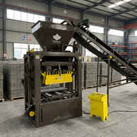 Machine automatique de fabrication de blocs QT4-26 avec moteur et pompe pour l'unité de production de briques en ciment en Asie centrale