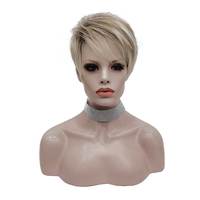 Vente en gros de célébrités Perruque drag queen rouge de feu Perruque avant en dentelle synthétique Fournisseur de coupe courte perruques synthétiques lutin