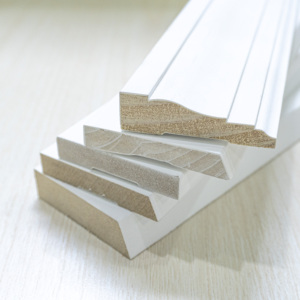 Boîtier MDF en <span class=keywords><strong>bois</strong></span> <span class=keywords><strong>brut</strong></span> de sapin chinois de bonne qualité en manteau blanc <span class=keywords><strong>Plinthe</strong></span> personnalisable pour maisons - Product Image 5