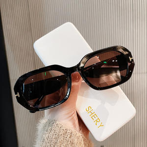แว่นกันแดดทรงสี่เหลี่ยมไม่สมมาตร Shery UV400 กรอบ PC แฟชั่นสำหรับผู้หญิง เลนส์แบบที่ 3 สำหรับสไตล์สตรีท - Product Image 4