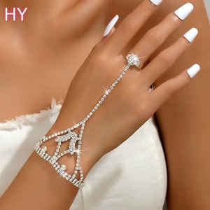 Bracelet à clous de style bohème, sexy et brillant, pour femme, motif gant, tendance transfrontalière Europe et Amérique - Product Image 2