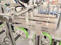 Portes pliantes d'angle enveloppant la décoration intérieure Machine à plastifier Ligne pliante de profil Machine d'emballage