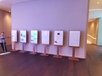 Support d'affichage d'informations en métal sur pied personnalisé, support de signalisation verticale pour annonces publiques