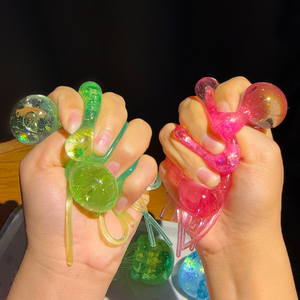 ของเล่นบีบยืดหยุ่นรูปแมงกะพรุน TPE ไม้เนื้อนุ่ม กลิตเตอร์ บีบแล้วคืนรูปช้าๆ บรรเทาความเครียด ของเล่นบีบสำหรับเด็กและผู้ใหญ่ ลูกบอลบีบเพื่อสัมผัสผ่อนคลาย - Product Image 6