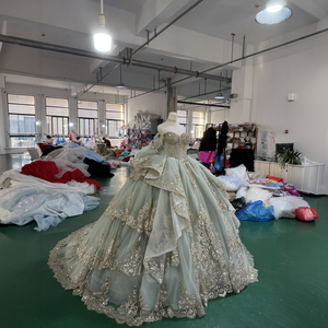 Robe de Quinceañera de luxe vert sauge Mct020 avec appliques en dentelle dorée, corset perlé, robe de bal de princesse à volants superposés Jancember - Product Image 5