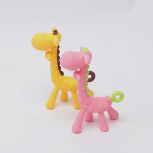 <span class=keywords><strong>Anneau</strong></span> <span class=keywords><strong>de</strong></span> <span class=keywords><strong>dentition</strong></span> personnalisé en silicone souple sans BPA pour bébé girafe <span class=keywords><strong>anneau</strong></span> <span class=keywords><strong>de</strong></span> <span class=keywords><strong>dentition</strong></span> à mâcher hochet pour bébés 100% <span class=keywords><strong>de</strong></span> qualité alimentaire - Product Image 2