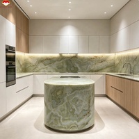 Dalle d'onyx vert afghan moderne translucide pour plan de travail de cuisine, îlot, lavabo de salle de bain, design mural et de sol pour salon