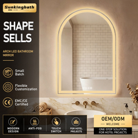 Miroir LED arqué pour l'hôtellerie, anti-buée, à intensité variable, sans cadre, éclairé, en verre trempé, miroir intelligent avec éclairage LED