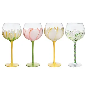 Toptan popüler el-boyalı çiçek şarap şarap bardağı renkli kristal cam ortaçağ kadeh el-boyalı cam kırmızı şarap şişesi şarap bardağı