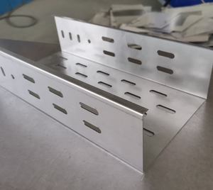 Bandeja Portacables de Acero Inoxidable, Tipo Escalera/Canal/Perforada, Venta al por Mayor, Recubierta por Pulverización y Galvanizada por Inmersión en Caliente, Puente Portacables de Largo Alcance - Product Image 4