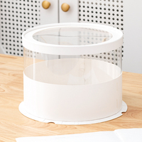 Style moderne simplicité fond blanc boîte à gâteau transparente ronde