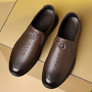 Mocasines de cuero para hombre, zapatos informales de negocios con punta redonda negra, suela ligera, estilo británico, tacón plano 5203 - Product Image 2