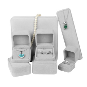 Cajas de regalo de joyería de madera de terciopelo clásico para collar, colgante, pulsera, anillo, pendiente, almacenamiento, logotipo personalizado, embalaje, cartón empaquetado - Product Image 2