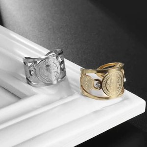 Bague en zircon massif plaqué or Offres Spéciales Bague exorciste catholique de luxe en acier inoxydable pour mon fils - Product Image 3