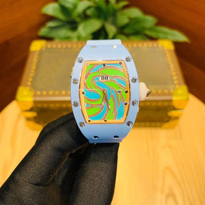 Reloj de Lujo con Diseño Tonneau Swirl, Caja de Cerámica Azul Claro, Esfera con Diseño de Remolinos Coloridos, Correa de Goma Blanca - Product Image 4