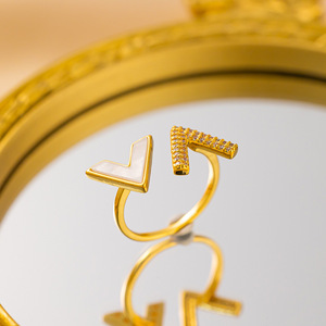 Anillo de Circonia Cúbica Ultra Brillante para Mujer, Lujo Ligero, Alta Gama, Banda Abierta Ajustable, Minimalista, Chapado en Oro Real - Product Image 5