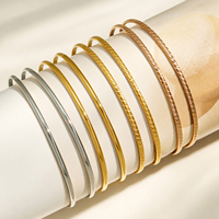 Bracelets en acier inoxydable plaqué or, étanches, à la mode, lisses et texturés, minimalistes, fins et empilables pour femmes, vente en gros