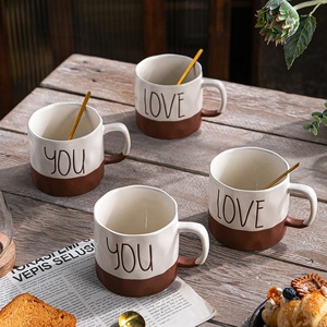 Ouvenirs-<span class=keywords><strong>taza</strong></span> de café de cerámica con cuchara dorada, juego de tazas de cerámica para pareja, regalo de boda - Product Image 6
