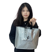 Promotionnel pas cher prix logo personnalisé gris fourre-tout en plastique épicerie cadeau shopping emballage vêtements boutique marchandise sac en plastique
