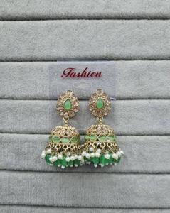 Pendientes Jhumka Kundan Rosa Bebé Chapados en Oro con Perla Colgante, Joyería Tradicional India Étnica para Novias y Festividades para Mujeres - Product Image 2