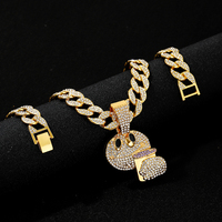 Bijoux tendance glacés à la mode Alliage plaqué or Bling Cristal Émoticône Mignon Pendentif Collier