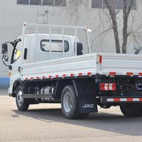 Camion léger JAC Shuailing E, cabine simple, plateau plat, 129 CV, Euro 6, diesel, idéal pour la logistique urbaine et les livraisons