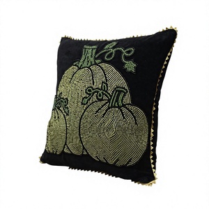 Funda de cojín bordada con cuentas negras asequible, funda de almohada de terciopelo con diseño de calabaza para sofá, hogar y hotel - Product Image 1