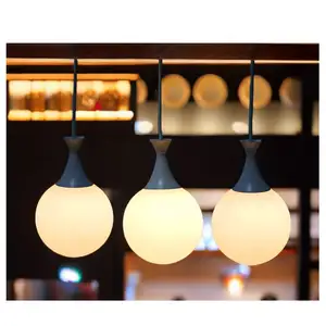 Lustres de luxe en acrylique à LED pour lampe suspendue, éclairage de comptoir de bar en acier inoxydable personnalisé pour le mode de contrôle de l'interrupteur de restaurant