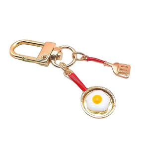 Ventes directes d'usine mignon porte-clés peinture en métal porte-clés de voiture femme sac pendentif petit cadeau personnalisation porte-clés en métal - Product Image 1