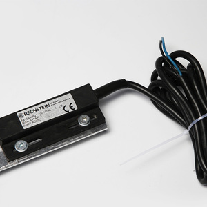 Interrupteur de fin de course magnétique MAK-4414-P-2 de haute qualité et moderne pour l'entretien des ascenseurs, avec support, pour hôtel - Product Image 3