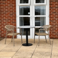 Ensemble de salle à manger de luxe pour banquets, tables et chaises d'hôtellerie, pour restaurants, événements en plein air et en intérieur, chaises en rotin tressé pour cafés