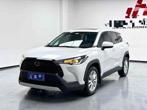 Toyota Corolla Cross 2022 <span class=keywords><strong>Usado</strong></span> con Caja de Cambios Automática, 5 Asientos de Cuero, Volante a la Izquierda, Cámara Trasera, Neumáticos R17, Modelo FWD - Product Image 2