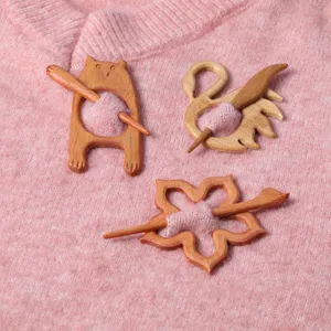 Brooch Pin with Wooden Animal Pattern Badge Bear Cartoon Shawl Scarf Clasp Sweater Clip Handmade Wooden Pin Gift