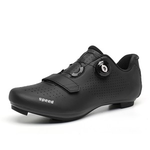 <span class=keywords><strong>Scarpe</strong></span> <span class=keywords><strong>da</strong></span> Ciclismo Unisex Nere <span class=keywords><strong>con</strong></span> Suola Rigida, Design in Rete <span class=keywords><strong>con</strong></span> Chiusura a Strappo per Uomo e Donna, per <span class=keywords><strong>Bici</strong></span> <span class=keywords><strong>da</strong></span> Strada e Mountain Bike - Product Image 3