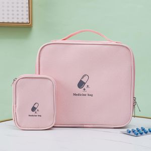 Sac de premiers secours léger et imperméable pour les premiers intervenants, pour une utilisation en extérieur et en cas d'urgence domestique - Product Image 1