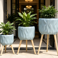 Ensemble de pots à plantes en fibre d'argile de 3 tailles, motif ondulé doré de luxe, jardinière avec pieds en bois pour le salon, le jardinage et les plantes d'intérieur