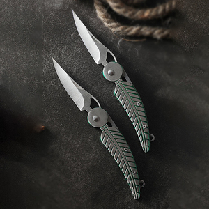Coltello da Autodifesa Pieghevole Senza Blocco per Esterni con Lama Affilata ad Alta Durezza, Design Creativo <span class=keywords><strong>a</strong></span> Piuma - Product Image 6