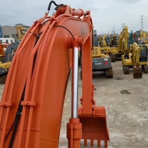 รถขุดฮิตาชิ ZX200 มือสอง 24 ตัน ของแท้จากญี่ปุ่น สำหรับงานก่อสร้าง พร้อมขาย มอเตอร์ ปั๊ม แบริ่ง อะไหล่หลัก - Product Image 5