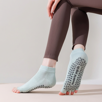 Chaussettes antidérapantes à cinq doigts pour femmes JZVINA, avec bordure plissée, tricot doux, points en silicone antidérapants, couleur personnalisable pour le yoga, le pilates et l'entraînement