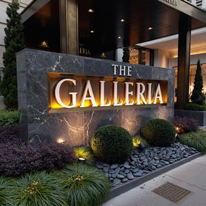 Lettres en acier inoxydable dorées 3D personnalisées, imperméables, éclairées, <span class=keywords><strong>pour</strong></span> monument extérieur, <span class=keywords><strong>pour</strong></span> hôtel, centre commercial, entrée de plaza - Product Image 2