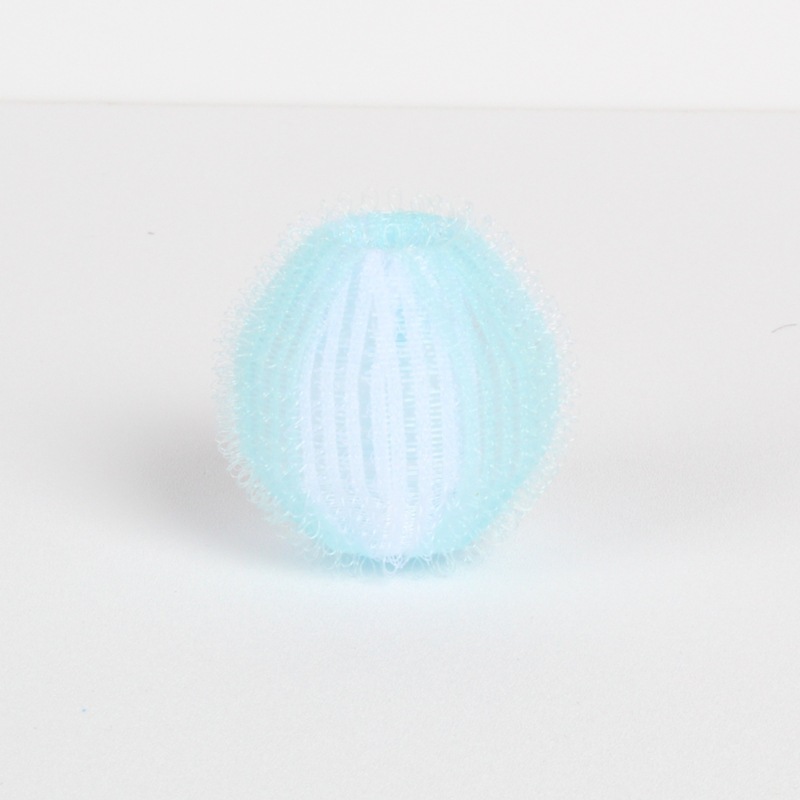 Moyen, 4 cm, bleu vif et blanc.