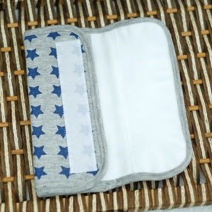 Bavoir de dentition en coton biologique pour les tout-petits, avec bouton simple imprimé jetable, accessoire de porte-bébé, service OEM - Product Image 4