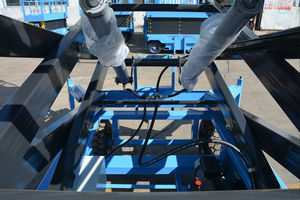 Élévateur à ciseaux mobile de 4m: solution à faible coût et à valeur élevée - Product Image 2