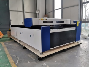 Machine <span class=keywords><strong>de</strong></span> découpe et <span class=keywords><strong>de</strong></span> gravure laser CO2 <span class=keywords><strong>de</strong></span> type portique <span class=keywords><strong>de</strong></span> haute qualité industrielle pour le bois, le caoutchouc et le <span class=keywords><strong>verre</strong></span> - Product Image 3