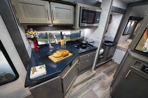 Camioneta <span class=keywords><strong>Camper</strong></span> 4x4 de Expedición 2025 Directo de Fábrica, Fabricada en Fibra de Vidrio con Cocina y Baño, en Venta - Product Image 4